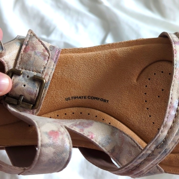 🆕🌿CLARKS ULTIMATE COMFORT SANDALS🌿 - Picture 9 of 13